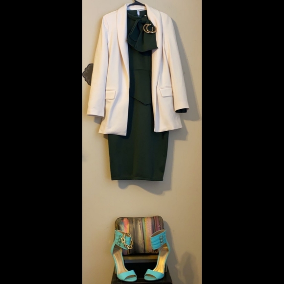 🆕️ LISTING!! BNWOT PUSSYBOW MOCK NECK ASYMMETRICAL PEPLUM PENCIL DRESS - Picture 16 of 16